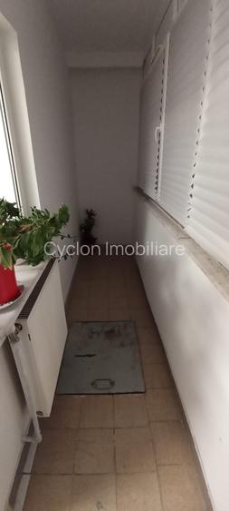 Vanzare apartament 3 cam la parter cu balcon stradal zona Parc Sebastian sect 5 - 13