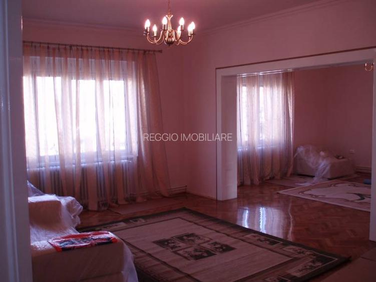 Casă cu 6 camere în Ultracentral - 2