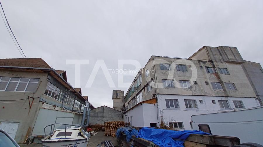 Spatiu industrial cu 6 cladiri avand acces TIR in Sibiu - 2