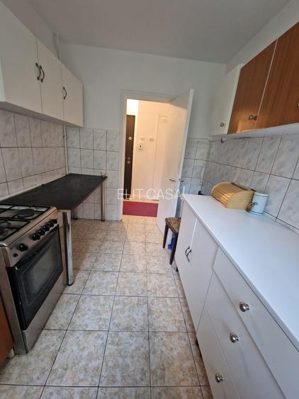 Apartament cu 2 camere, etajul 3/4, zona Tatarasi - 5