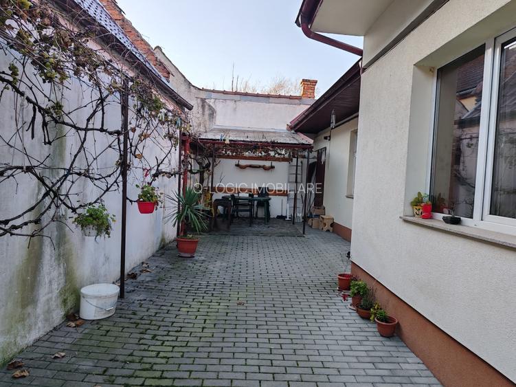 Casa 3 camere libera la vanzare CRISTIAN - 18