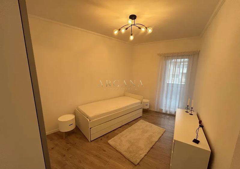 Apartament 3 camere cu parcare Semicentral