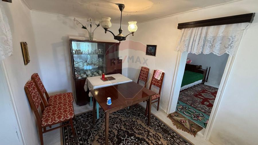 Casă / Vilă Hângulesti