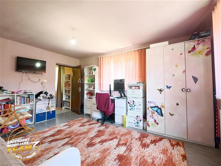 Vrei sa auzi ciripitul pasarilor,sa fii langa izvoarele termale:Casa modern util - 11