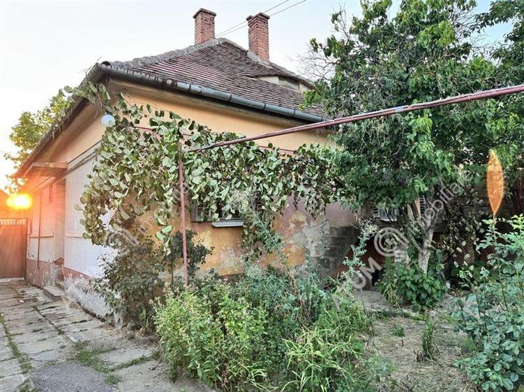 Casa individuala cu 3 camere 100 mp utili si 270 mp teren Piata Cluj