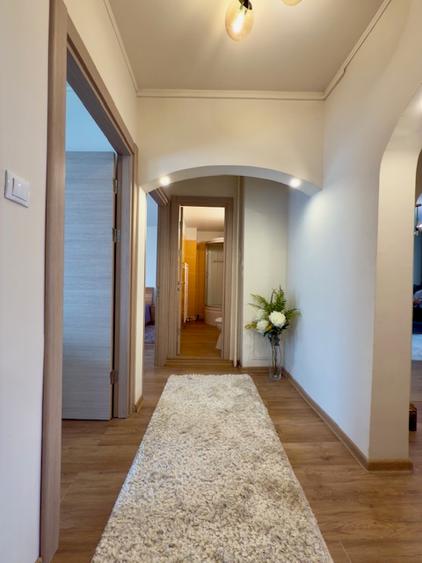 Apartament cu 3 camere decomandat, mobilat în Vitan Mall