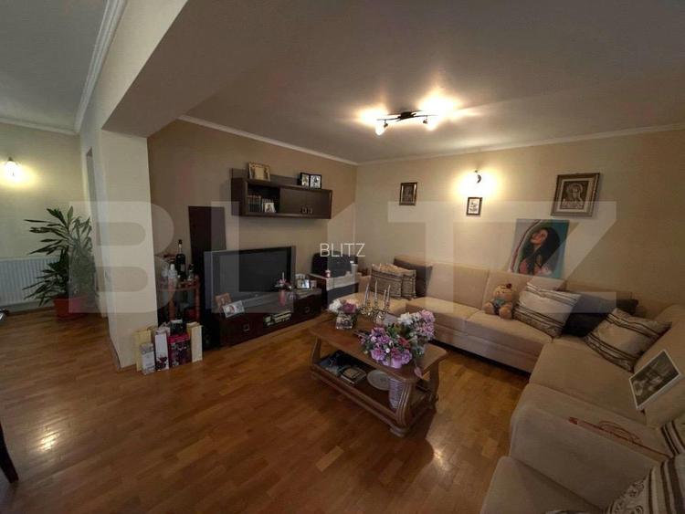 Casă spațioasă cu 2 corpuri , 300 mp– ideală pentru 2 familii – teren 776 mp - 9
