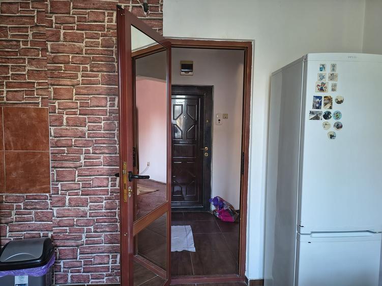 TOMIS 2,2 CAMERE ,LIBER, GAZE, 49 MP PRET 89.500 EURO