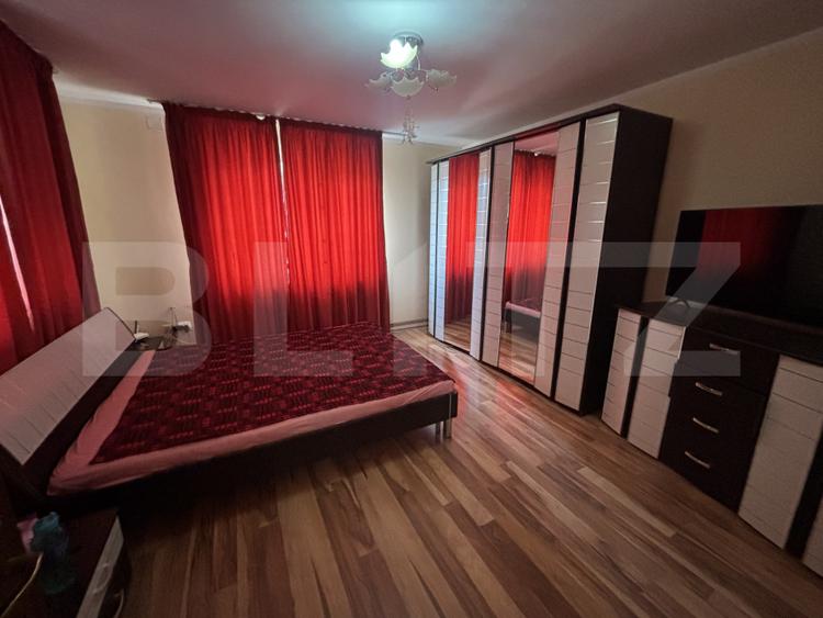 Casa + Spatiu comercial, 566 mp - in Bradet