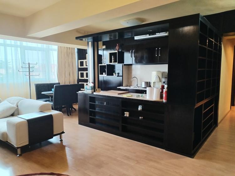 3 camere lux Universitate - KFC
