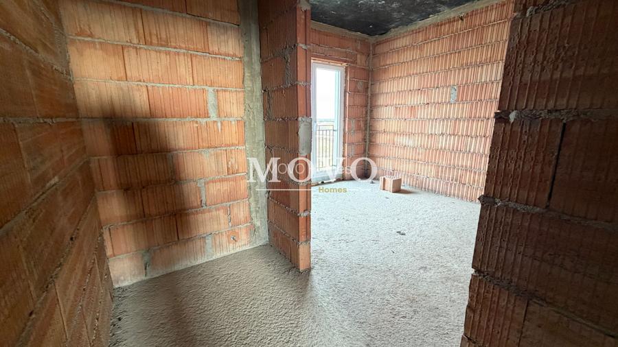 Duplex despartit | 4 camere | Asfalt si toate utilitatile | Zona excelenta