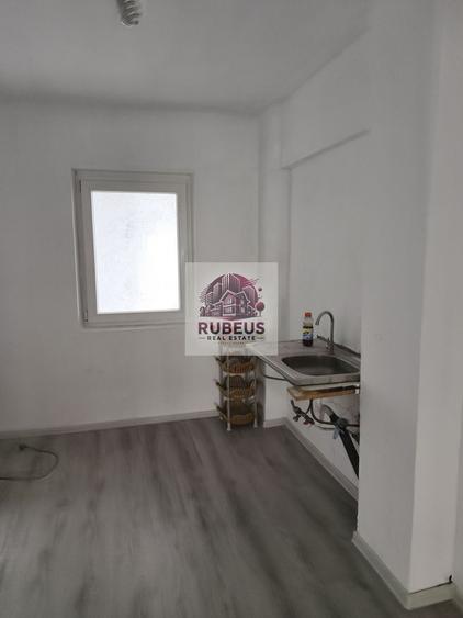 Apartament 4 camere, 77 mp, 2 balcoane, etaj 3 – Topolniței