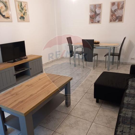 Apartament cu 2 camere de închiriat în zona P-ta Sfanta Vineri