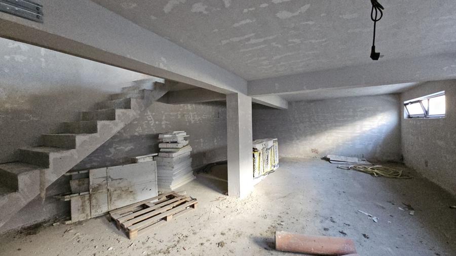 Case individiale cu 4 camere, 185mp utili, Dezmir zona str Criseni
