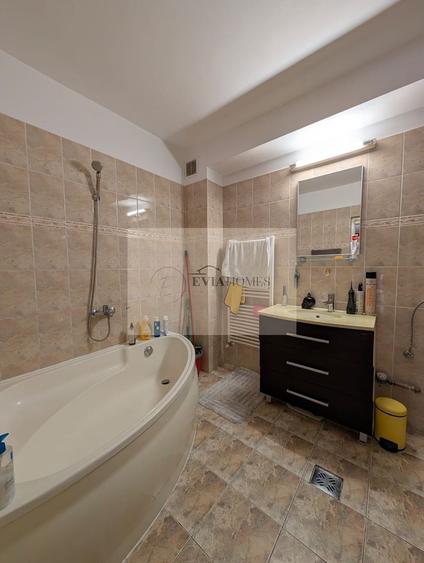 Zona Home Garden/Garaj inclus/Parter înalt