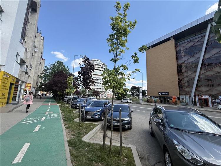 Centru - Unirii - Kaufland - Spatiu comercial stradal 54 mp