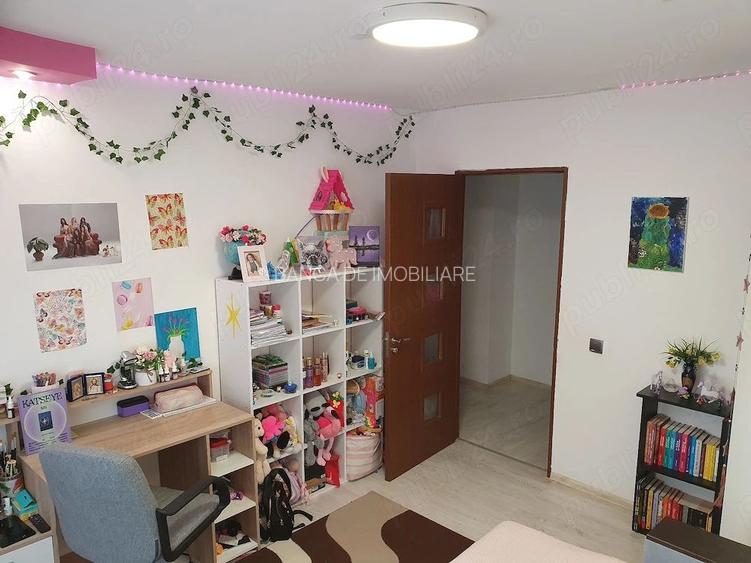 Vanzare Apartament 4 camere - 8