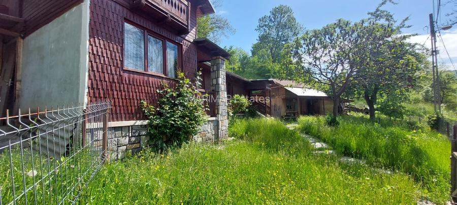 Casa gospodarului, bine întreținută, cu teren generos – Comarnic - 19