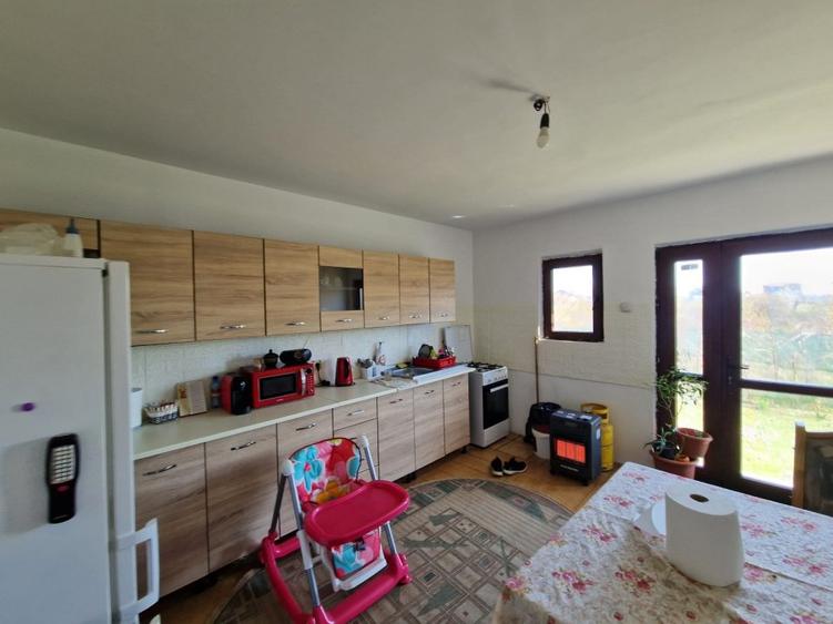 Mihailesti, vanzare vila P+M, 258mp, teren 912mp.