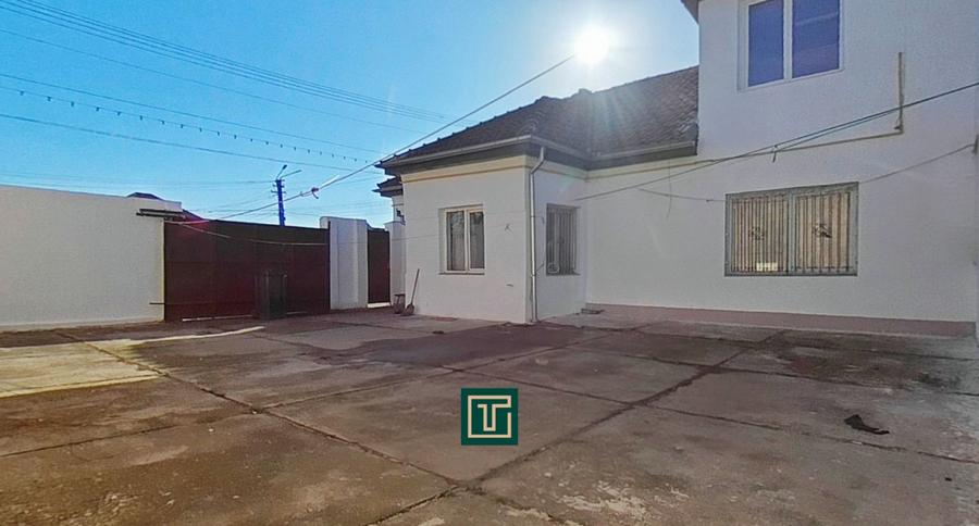 Clădire cu 10 camere în Aradul Nou – ideală pentru investiție/afaceri