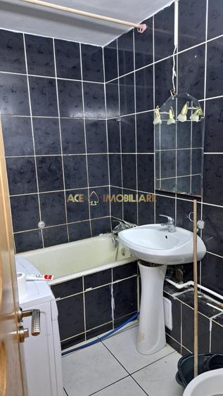 2 Camere de vanzare | Mosilor | Metrou | etaj 1  | Bloc 1986 Izolat |