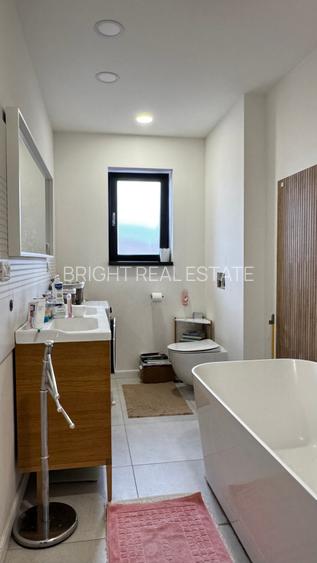 Casa de vanzare tip duplex- proprietate exclusiva in Centru vechi -curte privata - 24