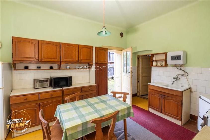 Casa cu istorie,3 camere,potential mansardare,1.840mp teren,in cadru linistit si - 3