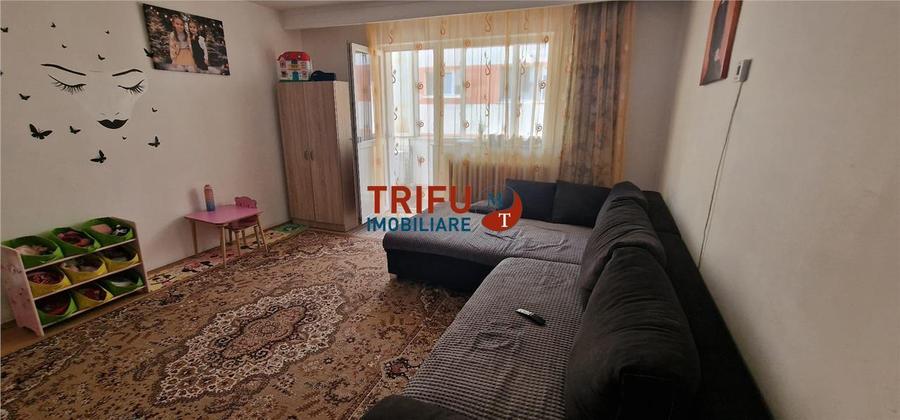 Apartament 3 camere de vanzare zona Cetate
