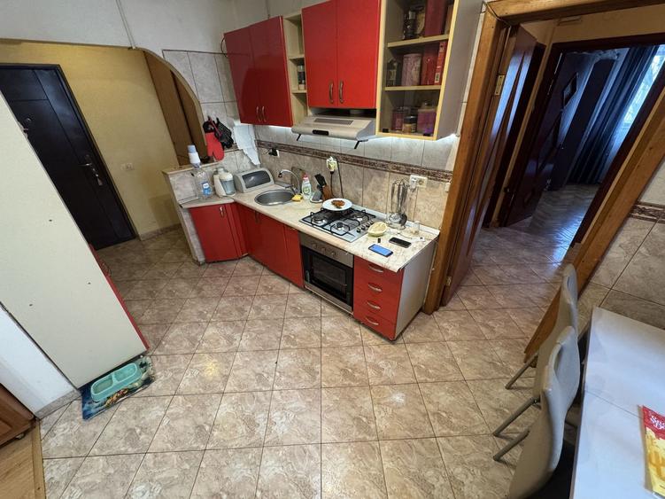Apartament 4 camere zona Tomis Nord - Oxford