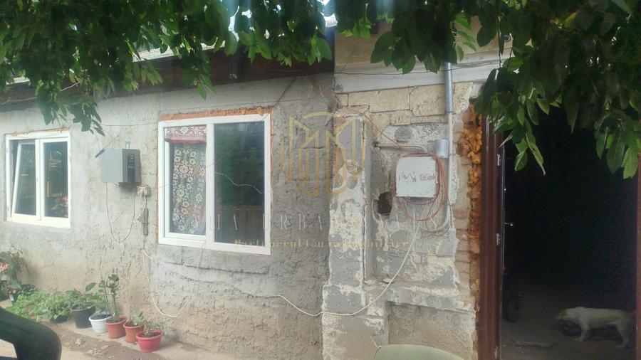 Comuna Berceni langa Primarie casa singur curte 310 mp 51000 eur