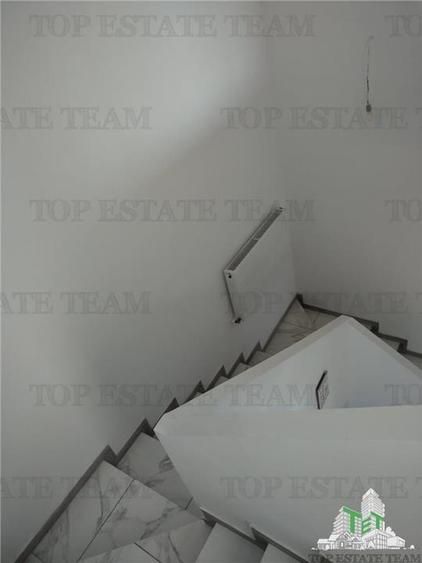 Vila individuala cu 5 camere, 2 terase, 4 locuri de parcare,350mp teren imprejm