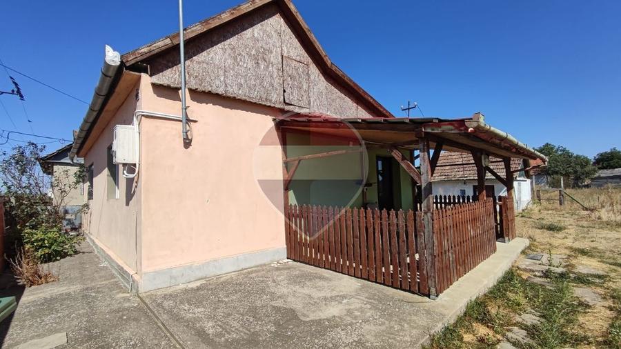Casă renovata cu 2 camere de vânzare 25 km de Oradea, Salard