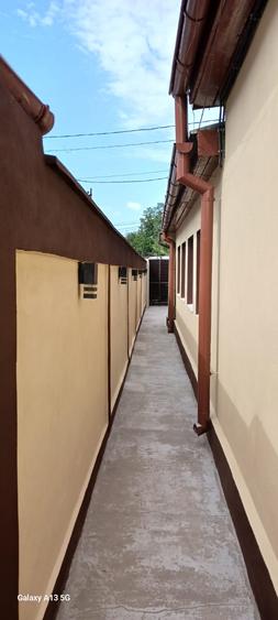 Casa individuala singura in curte, Medeea