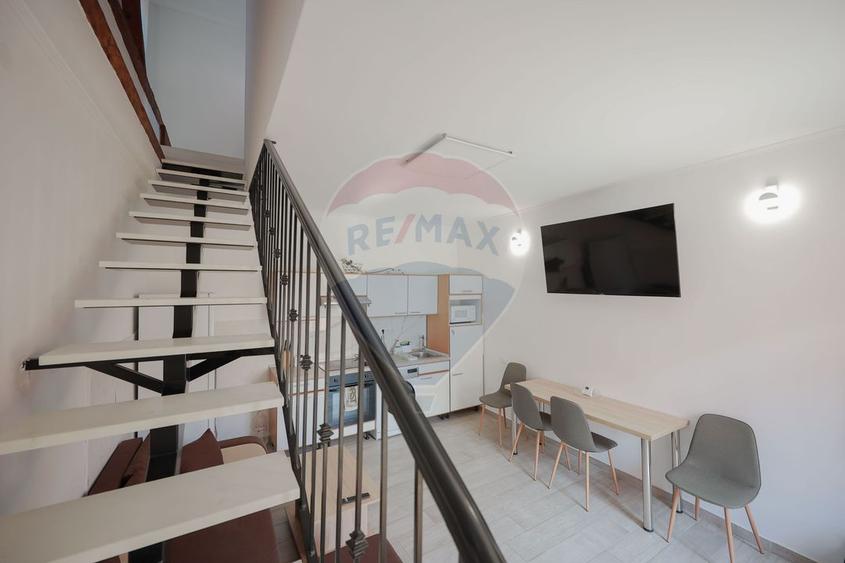 Apartament cu 3 camere de vânzare în zona Ultracentral