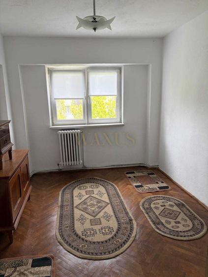 Apartament 3 camere, decomandat, etaj 3, zona Nord