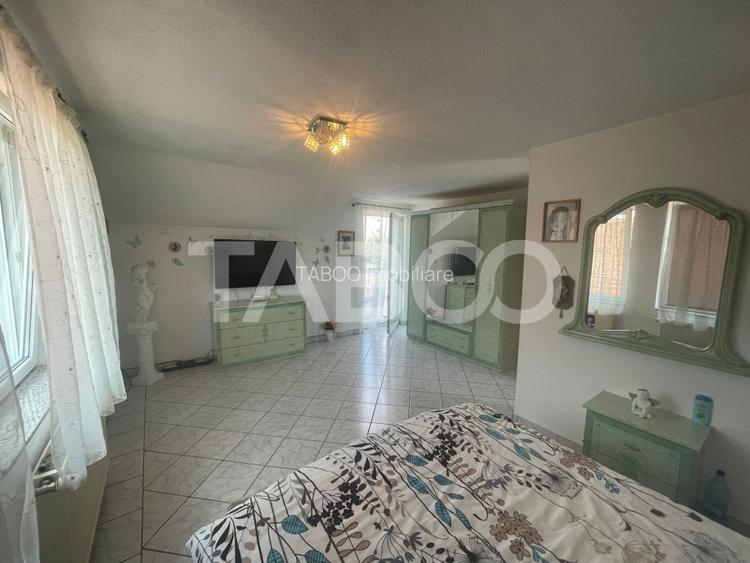 Casa deosebita  de vanzare 453 mp utili si curte 528 mp in Avrig - 31