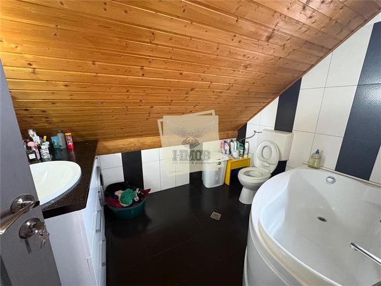 Casa 7 camere 210 mp utili si teren 800 Sibiu