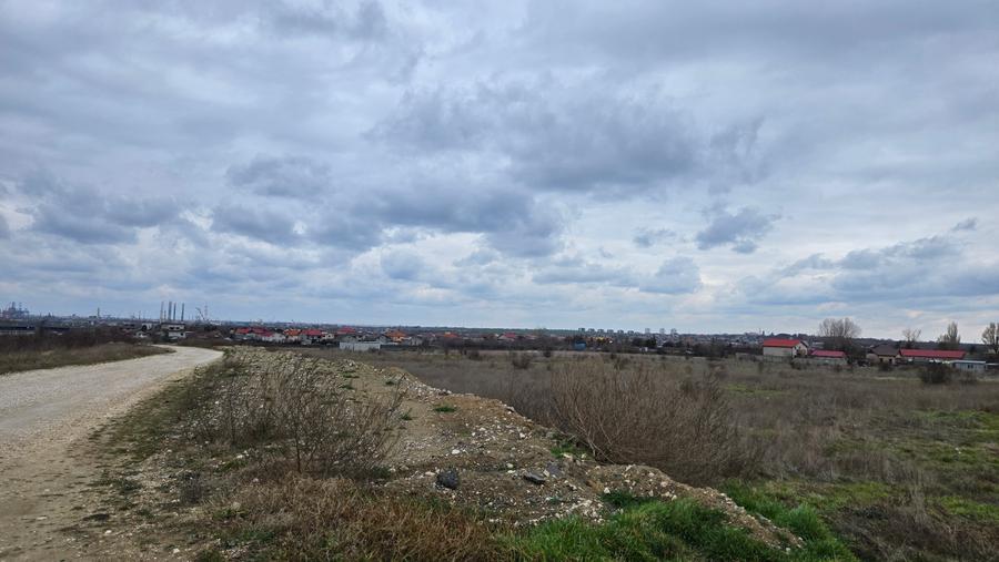 Loc Agigea / Judetul Cta /Teren intravilan 500 mp cu o deschidere stradala 16 ml