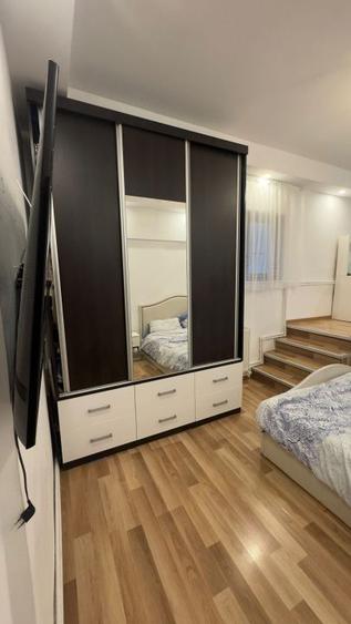 Apartament - 5 camere - decomandat