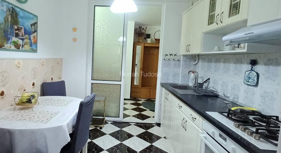Vând apartament în Tulcea, str Podgoriilor