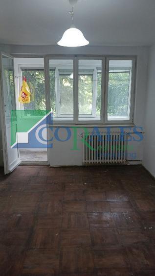 2 Camere, Etaj. 2, Decomandat, 48 mpu +logie închisa, langa Shopping City,