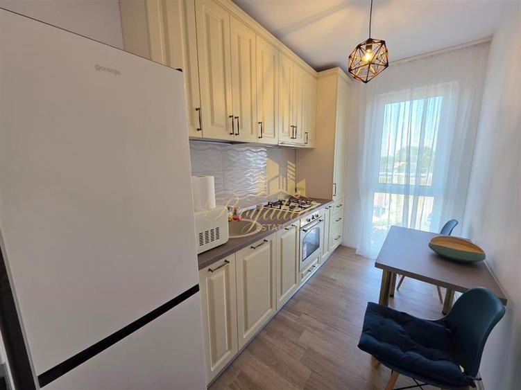 IRIS ARMONIEI, Apartament 2 camere, decomandat, parcare