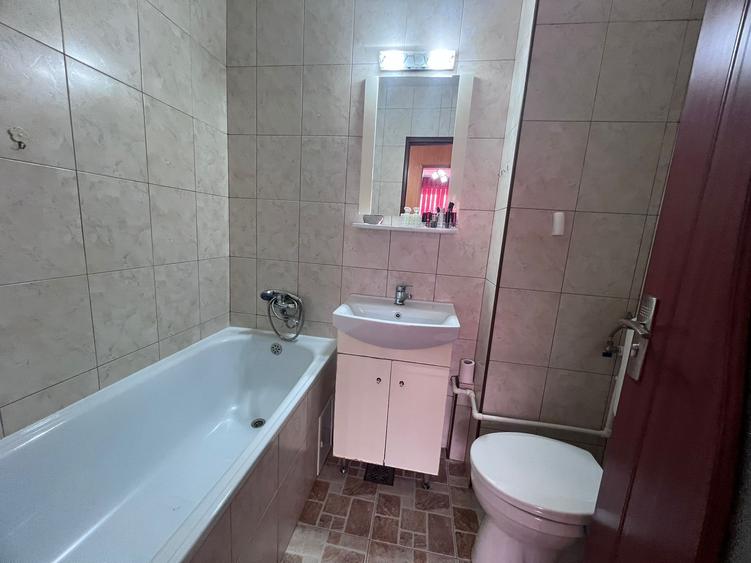 Apartament 2 camere, zona Scoala Generala Andrei Saguna