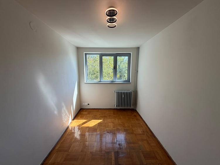 Titan 3 Camere Bloc Caramida Reabilitat Instalatii Schimbate Pret Negociabil