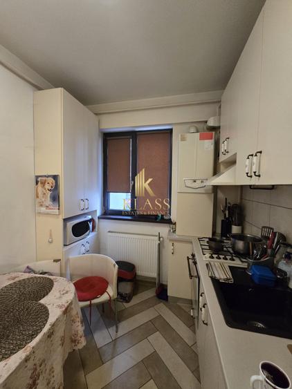Apartament cu 3 camere si loc de parcare