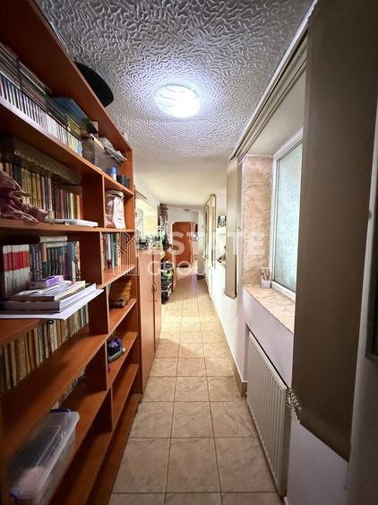 Casa individuala 5 camere plus anexe, zona Girocului