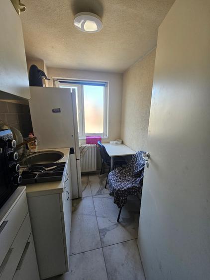 Apartament 2 camere decomandat Complex Studentesc - loc de parcare !!