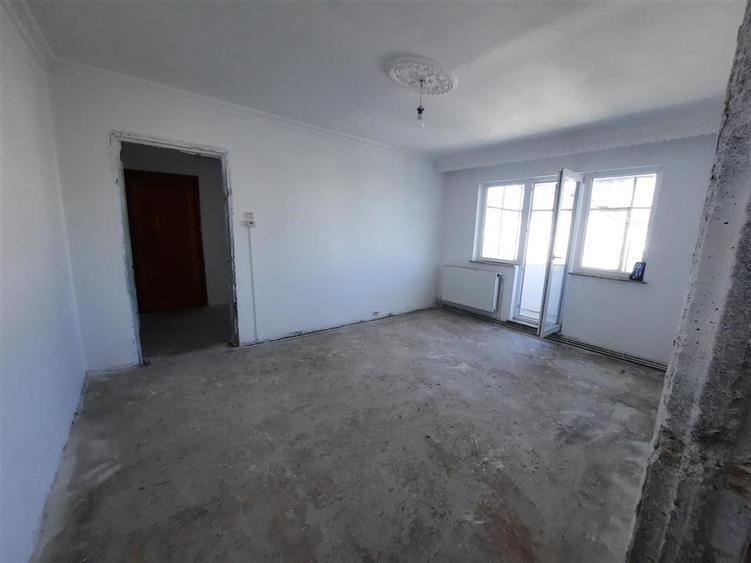 2 CSD, 40 MP, ET. 4/4 – APARTAMENT CU POTENTIAL, APROAPE DE CENTRU