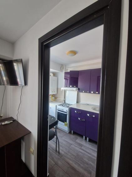 Apartament cu 1 camera, decomandat, zona Centru-Palas Campus