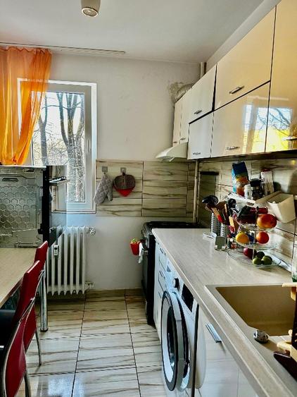 Proprietar vand ap de 3 cam metrou Titan / preț fix / doar cash- RS2